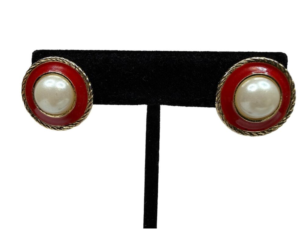 Vintage Classic Retro Red Enamel Faux Pearl Gold Tone Rope Edge Stud Earrings 1"